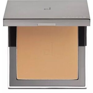 NEW DOUCCE Cache Cream Powder Foundaton in Color NM6